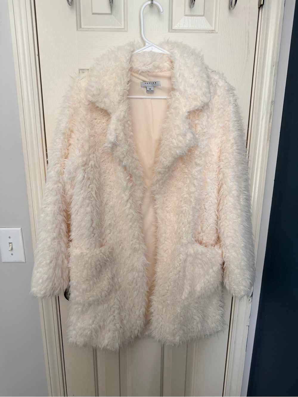 FAVLUX Cream Teddy Faux-Fur Coat